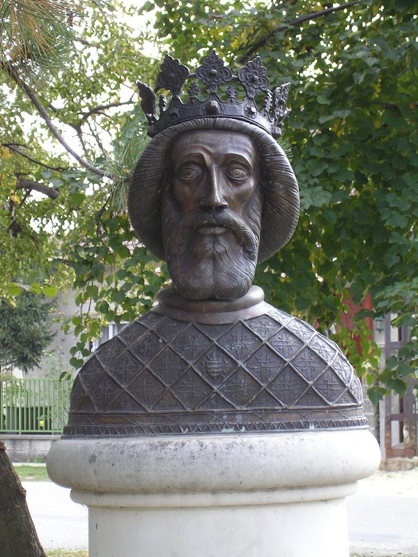 szentlaszloo-szobor